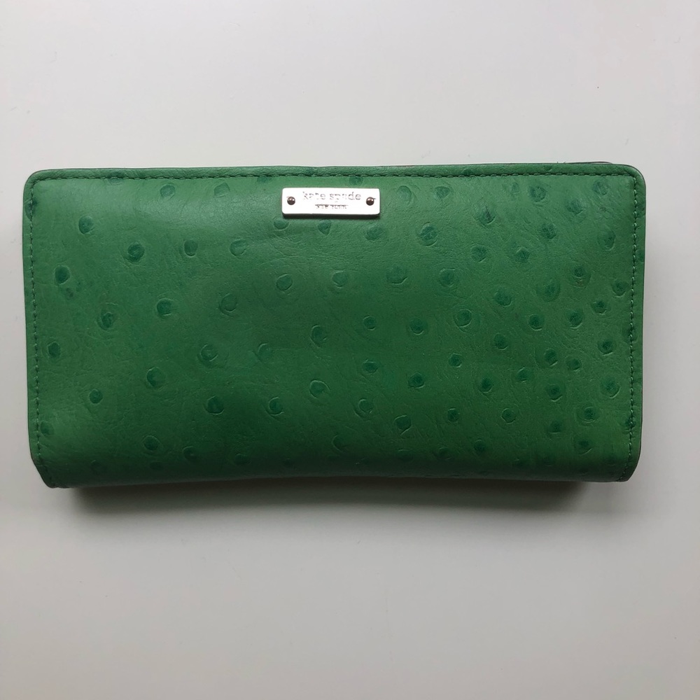 GENTLY USED KATE SPADE BI FOLD SNAP WALLET